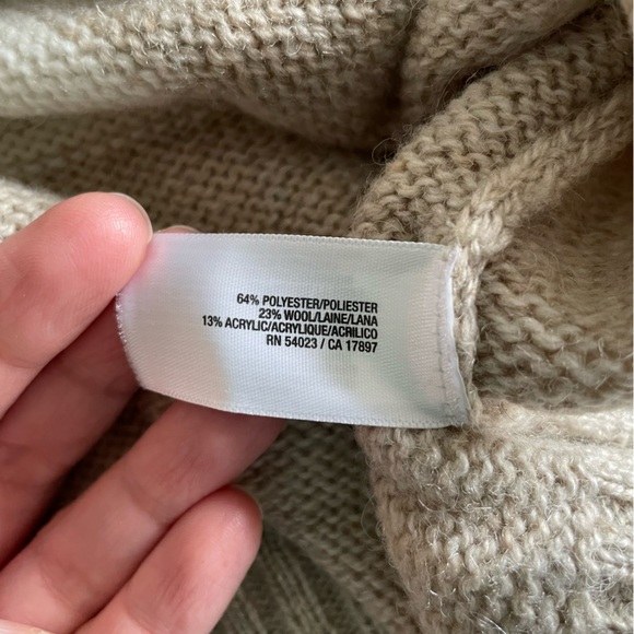 Beige sweater with stripes - Picture 4 of 4